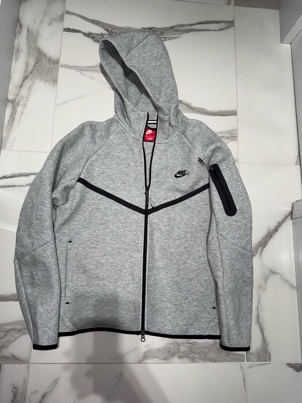 Nike Men’s Nike tech M Light Gray Full-Zip Performance Jacket with Black Trim
